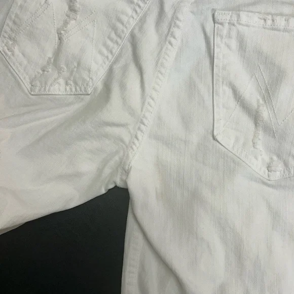 ‼️BF SALE ‼️MOTHER Superior Tomcat Ankle distressed in color Quite Innocent - Picture 4 of 10